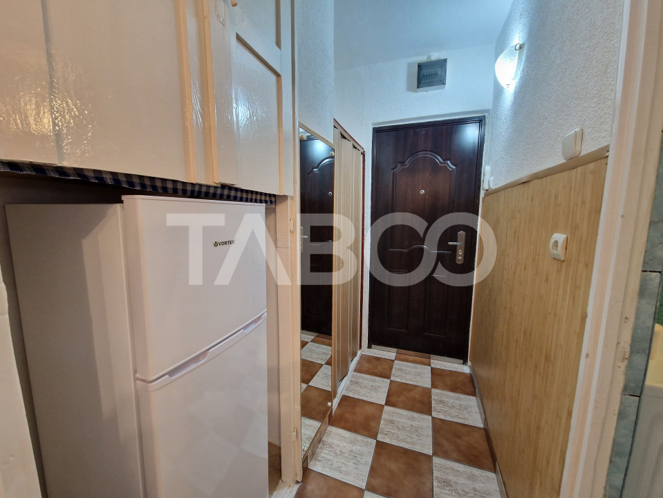 Garsoniera decomandata mobilata utilata 28 mp utili in zona Terezian