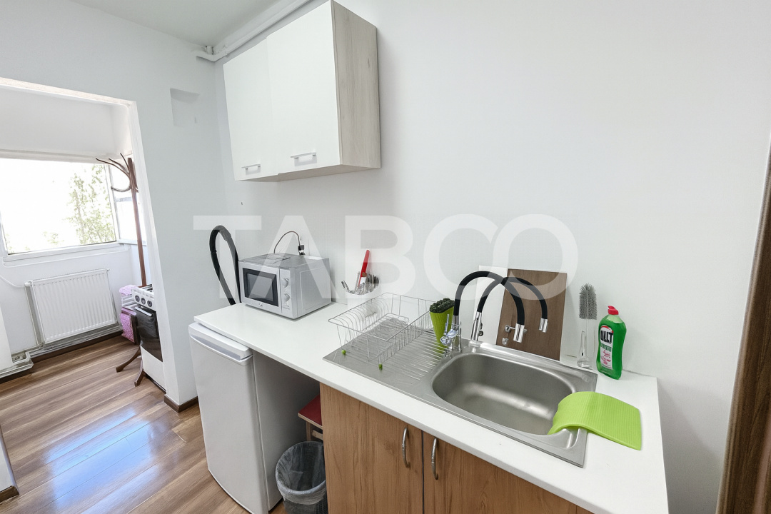 Garsoniera decomandata mobilata utilata Siretului etaj intermediar