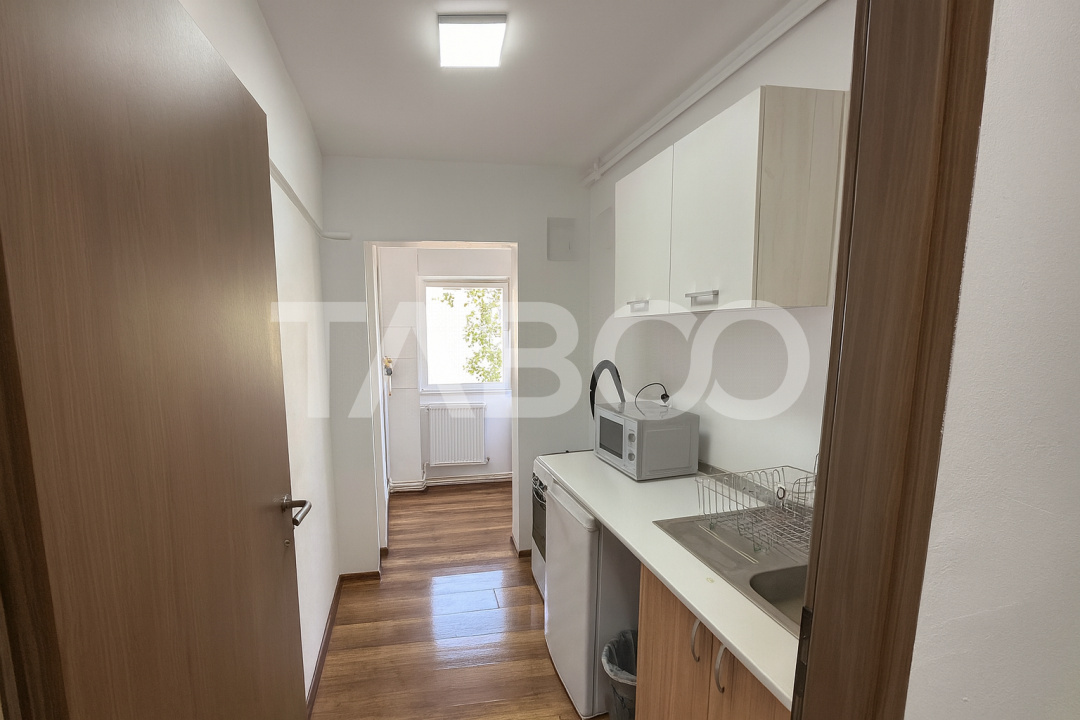 Garsoniera decomandata mobilata utilata Siretului etaj intermediar