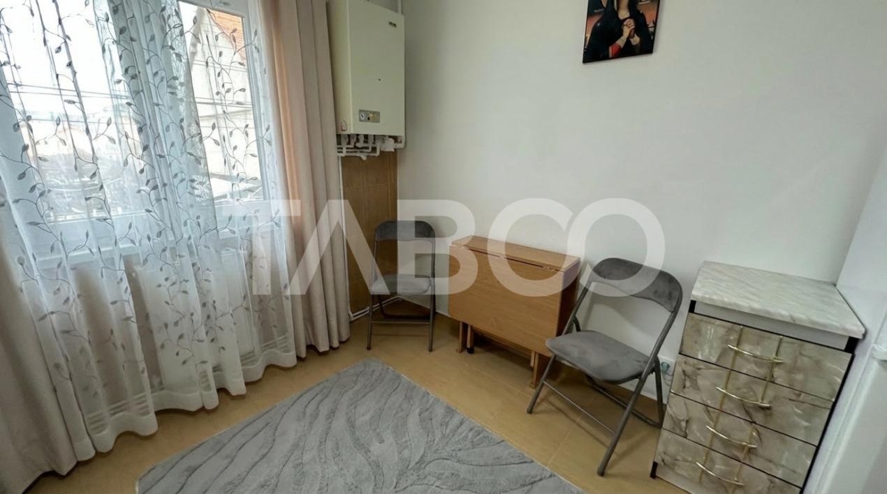 Garsoniera etaj intermediar 1 decomandata de vanzare zona Lupeni Sibiu