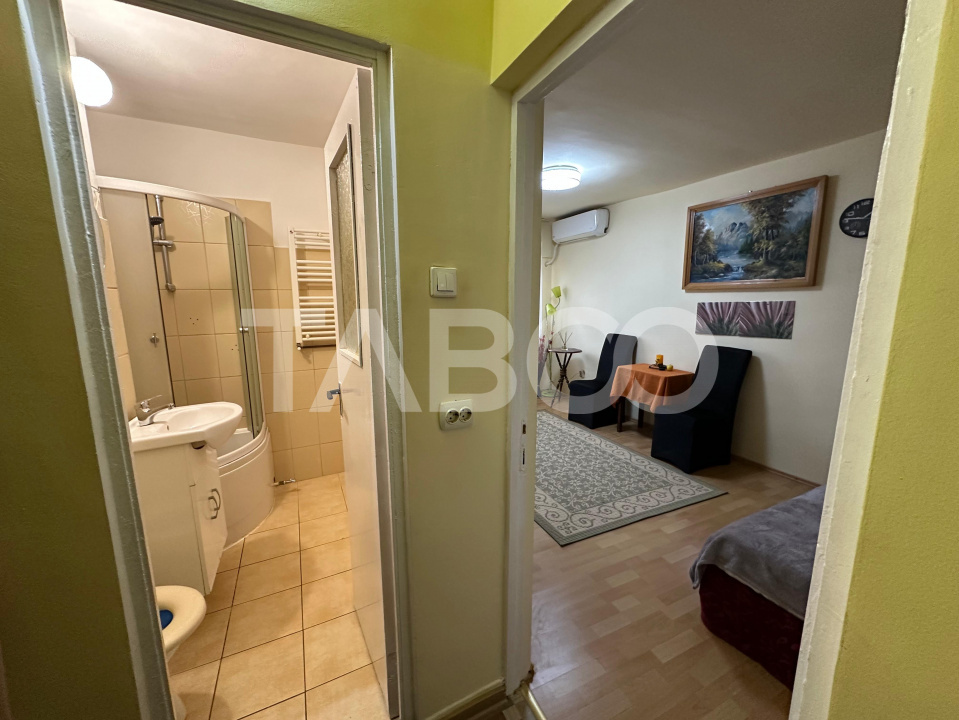 Garsoniera etaj intermediar decomandata  balcon Calea Dumbravii