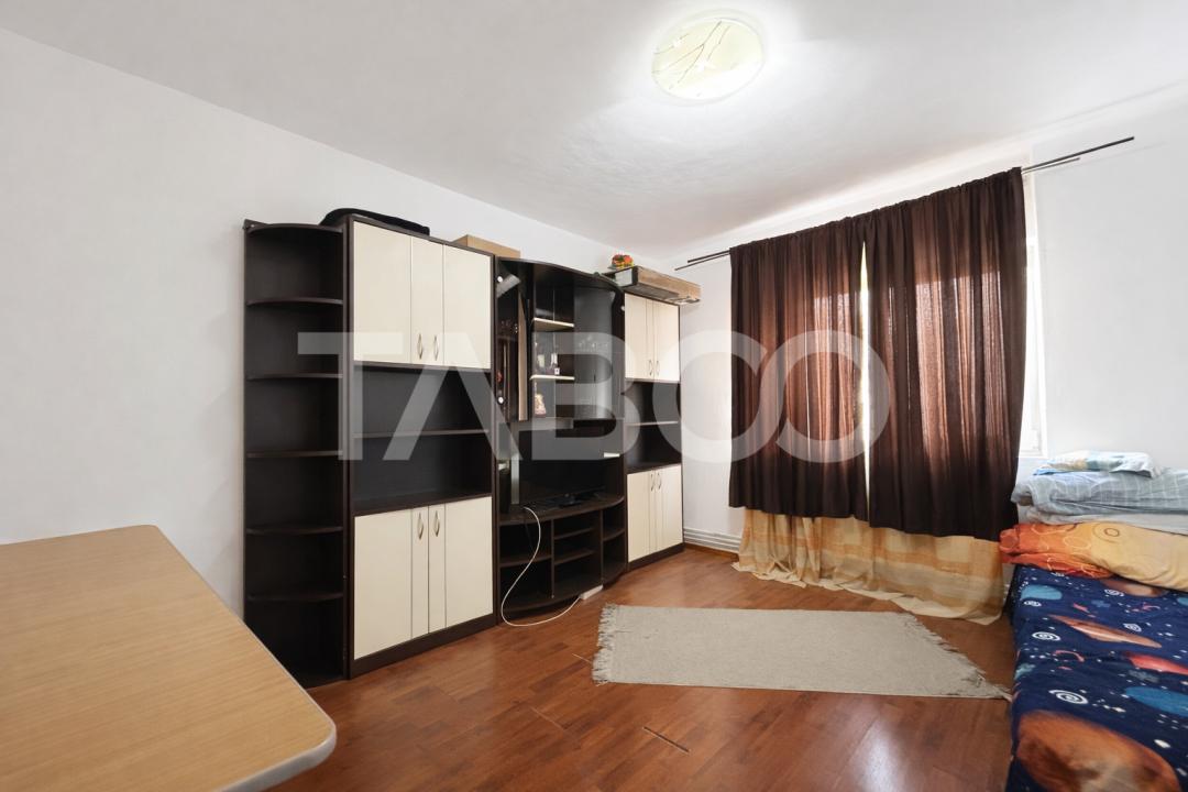 Garsoniera in Strand la etajul 1 cu pivnita de 12 mp si balcon