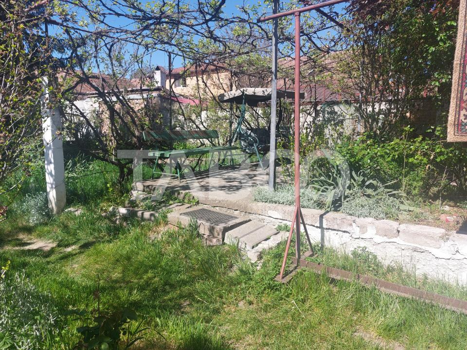 Garsoniera la casa 70 mp gradina proprie 371 mp Terezian Sibiu