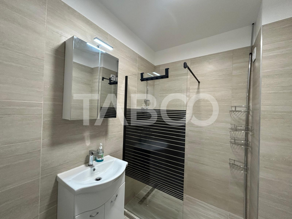 Garsoniera la prima inchiriere cu balcon si gradina in Selimbar 