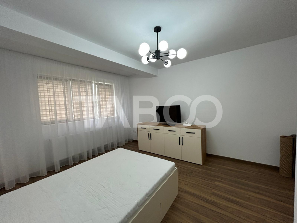 Garsoniera la prima inchiriere cu balcon si gradina in Selimbar 