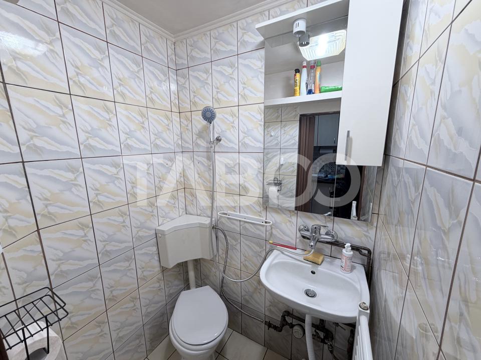 Garsoniera mobilata si utilata la etaj 2 zona Broscarie Sibiu