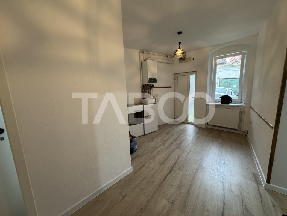 Garsoniera renovata complet 34 mp de vanzare Orasul de Jos Sibiu in Sibiu - Targu Vinului