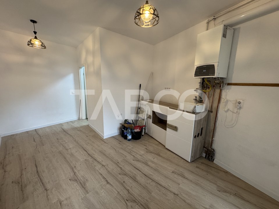 Garsoniera renovata complet 34 mp de vanzare Orasul de Jos Sibiu
