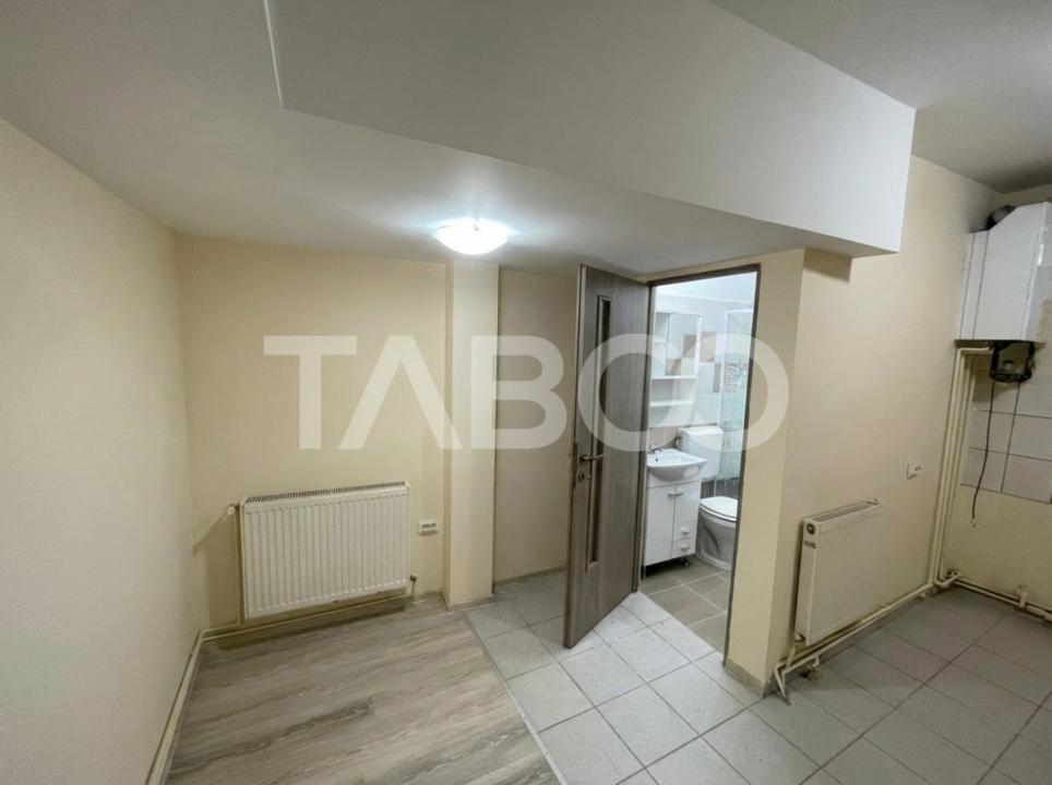 Garsoniera renovata decomandata 32 mp utili in Sibiu