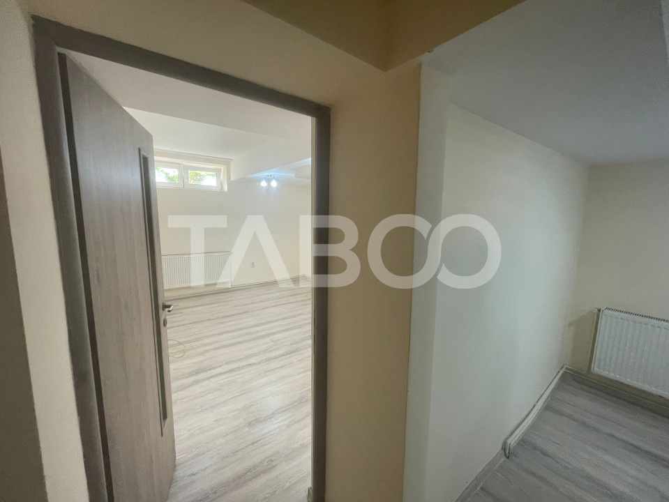 Garsoniera renovata decomandata 32 mp utili in Sibiu