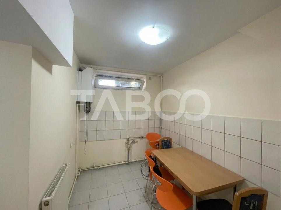 Garsoniera renovata decomandata 32 mp utili in Sibiu