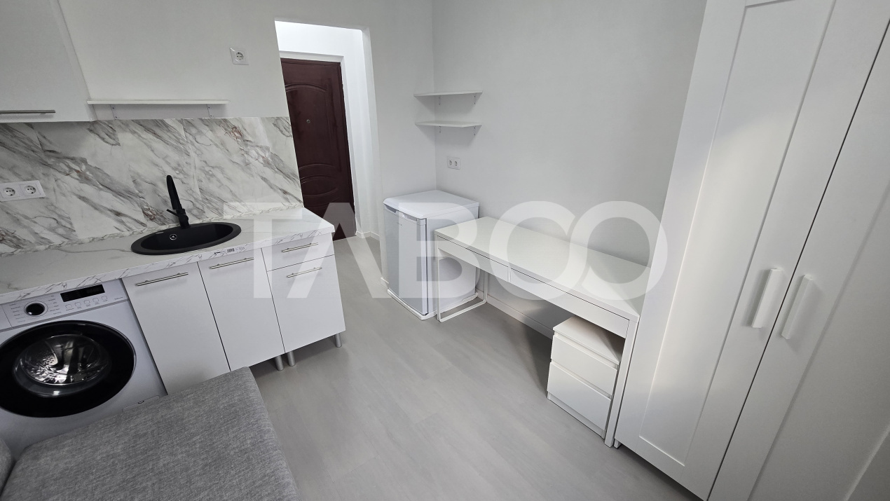 Garsoniera renovata la prima inchiriere etaj intermediar Lupeni