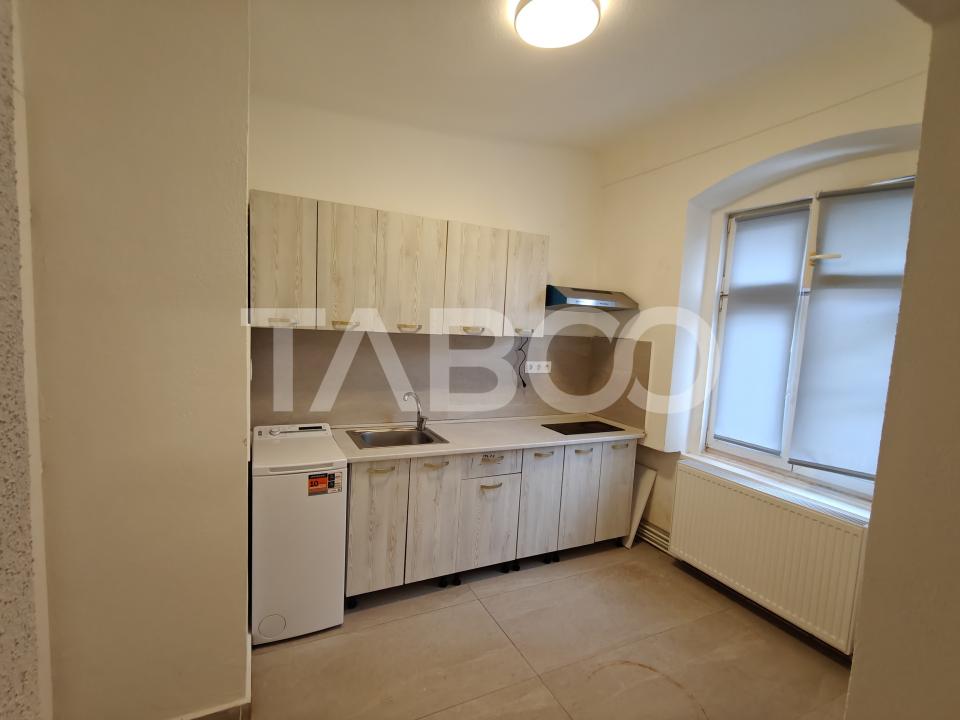 Garsoniera spatioasa de inchiriat in Centrul Istoric - Comision 0