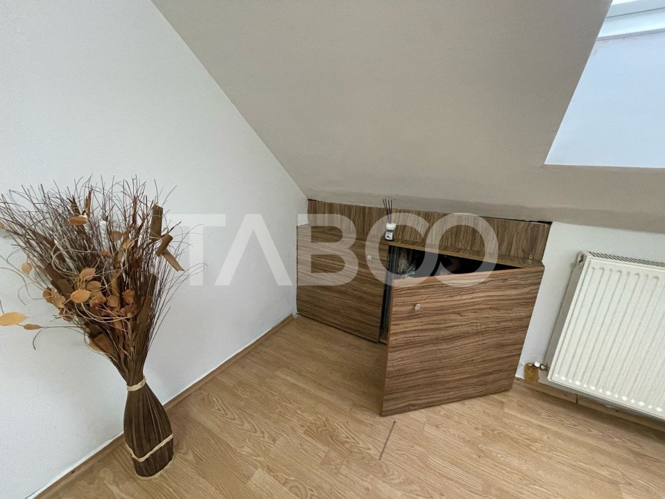 Mansarda cu mutare imediata 62 mpu 3 camere  zona Mihai Viteazu