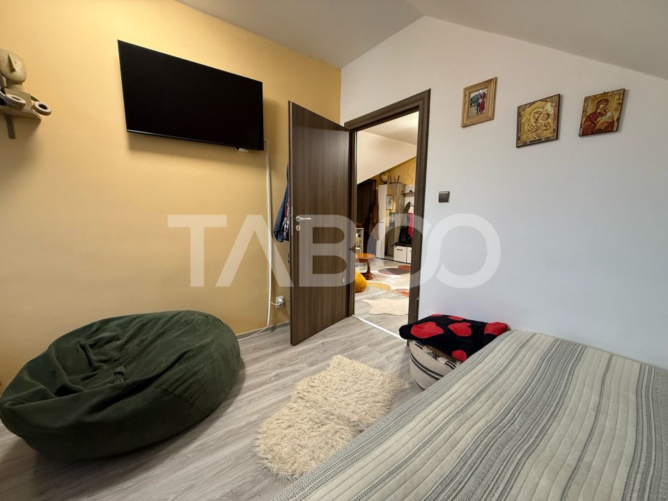 Mansarda de vanzare cu 72 mpu 2 dormitoare zona de interes Tilisca
