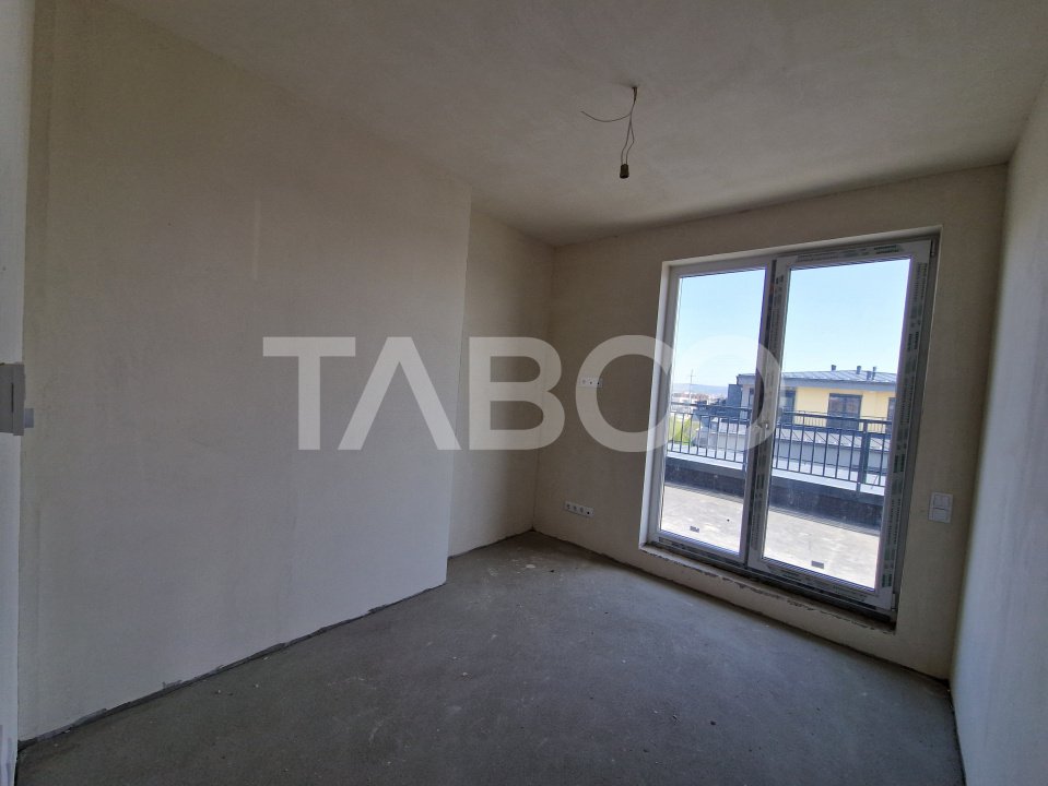 Penthouse 3 camere 2 bai 81 mp utili terasa 107 mp Turnisor