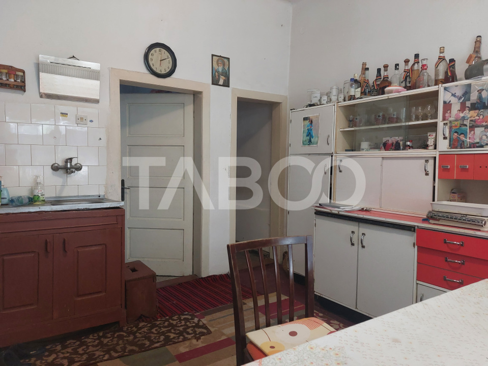 Pret avantajos apartament 3 camere 76 mp curte interioara proprie