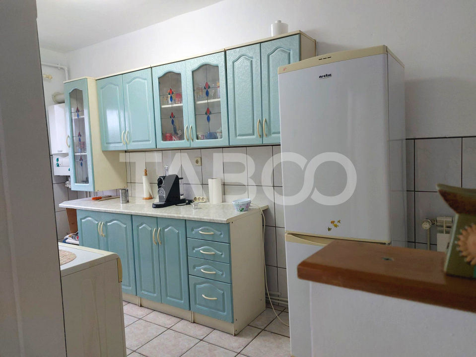 Pret Avantajos-Apartament 50 mpu 2 camere etaj 3 pivnita Cisnadie