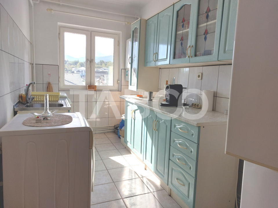 Pret Avantajos-Apartament 50 mpu 2 camere etaj 3 pivnita Cisnadie