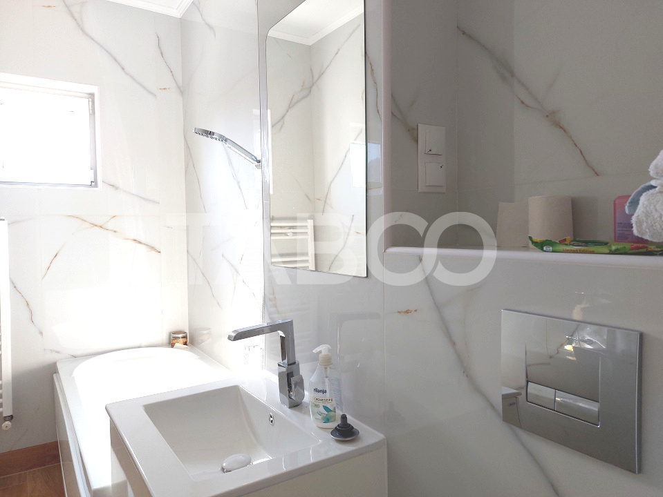 Pret Avantajos-Apartament 50 mpu 2 camere etaj 3 pivnita Cisnadie