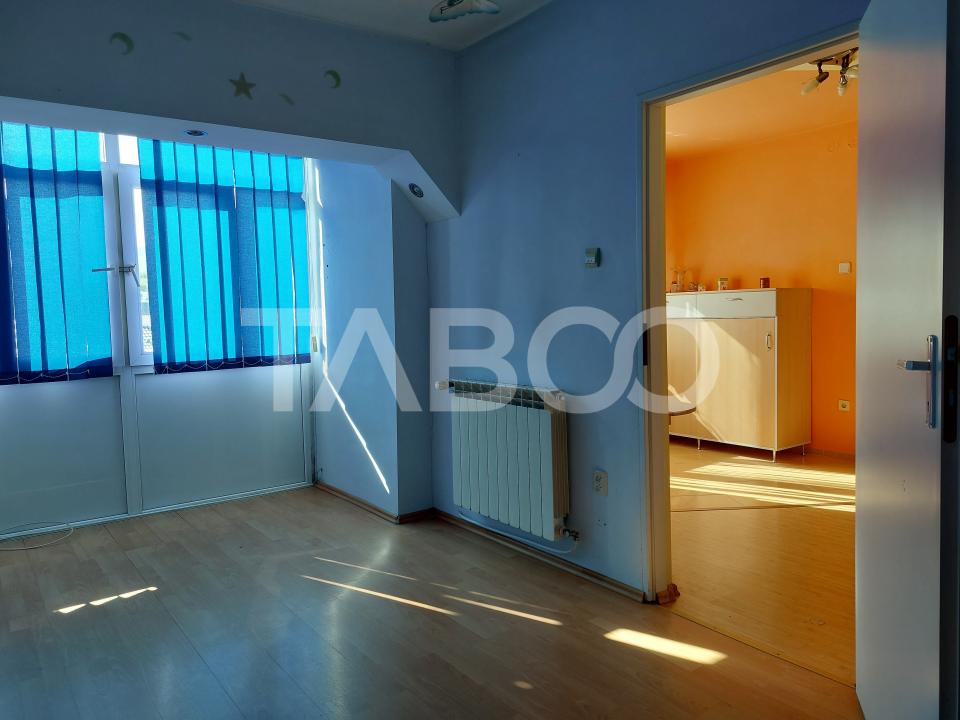 Pret Avantajos-Apartament 50 mpu 2 camere etaj 3 pivnita Cisnadie