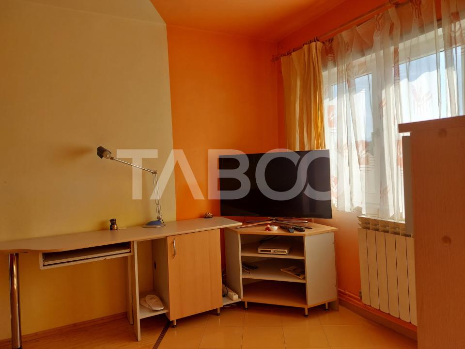 Pret Avantajos-Apartament 50 mpu 2 camere etaj 3 pivnita Cisnadie