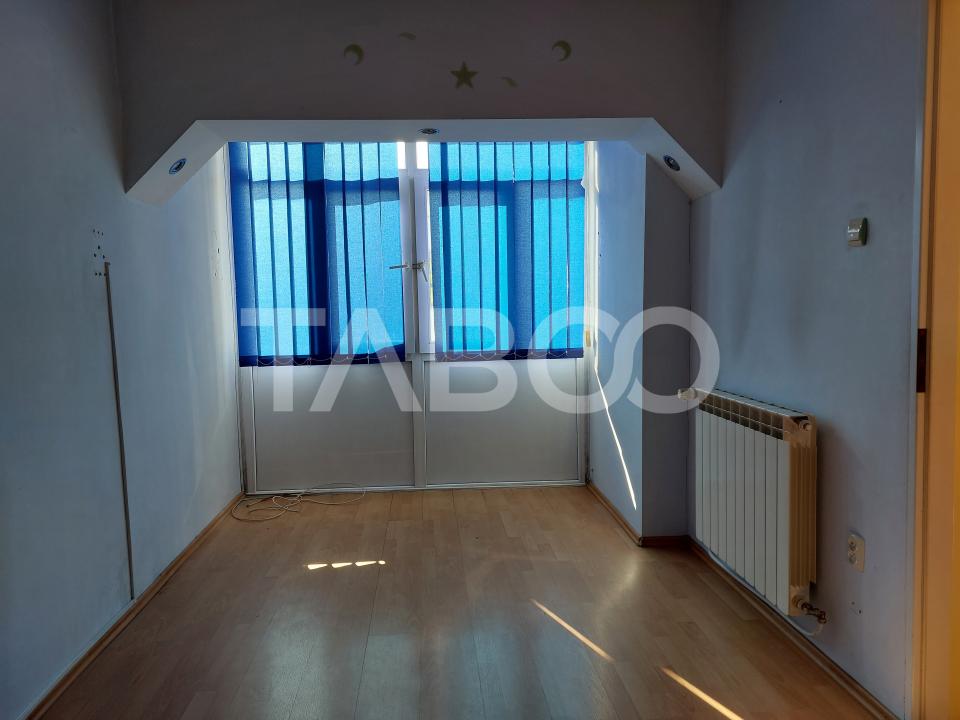 Pret Avantajos-Apartament 50 mpu 2 camere etaj 3 pivnita Cisnadie