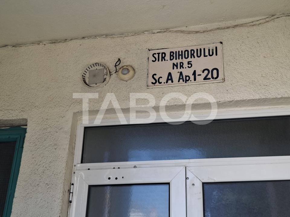 Strand Apartament decomandat de vanzare 2 camere balcon etaj 4 pivnita