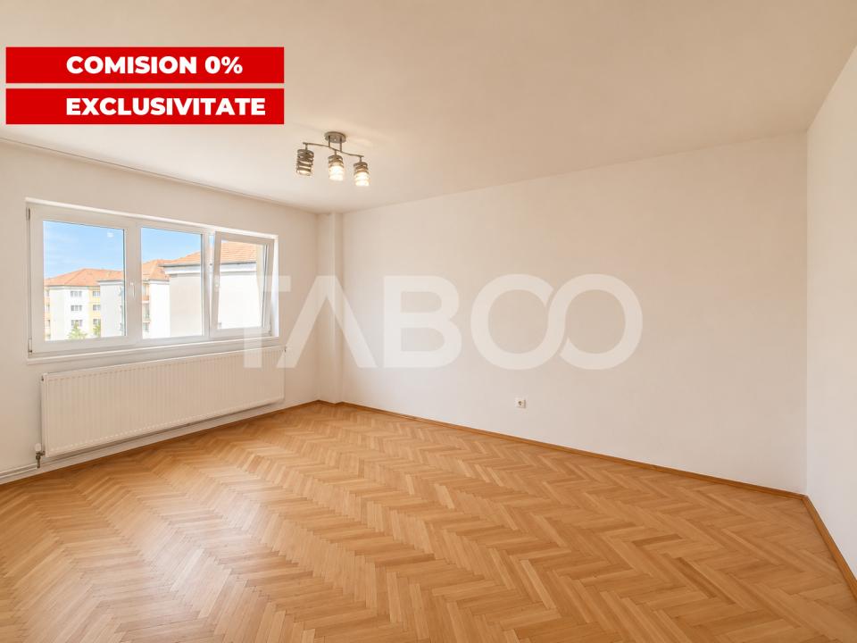 Strand Apartament decomandat de vanzare 2 camere balcon etaj 4 pivnita