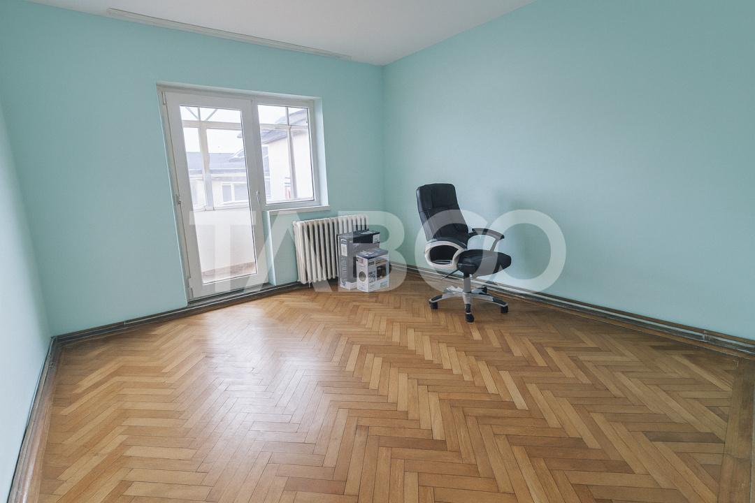 Strand - apartament decomandat de vanzare cu balcon si pivnita