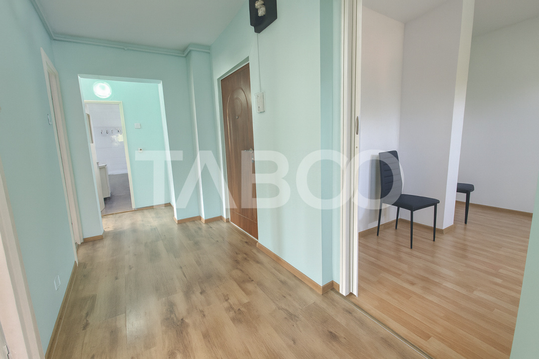 Strand - apartament decomandat de vanzare cu balcon si pivnita