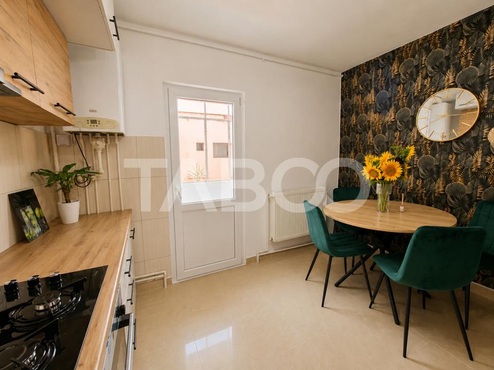 Strand etaj 1 Apartament decomandat 50 mpu balcon pivnita 