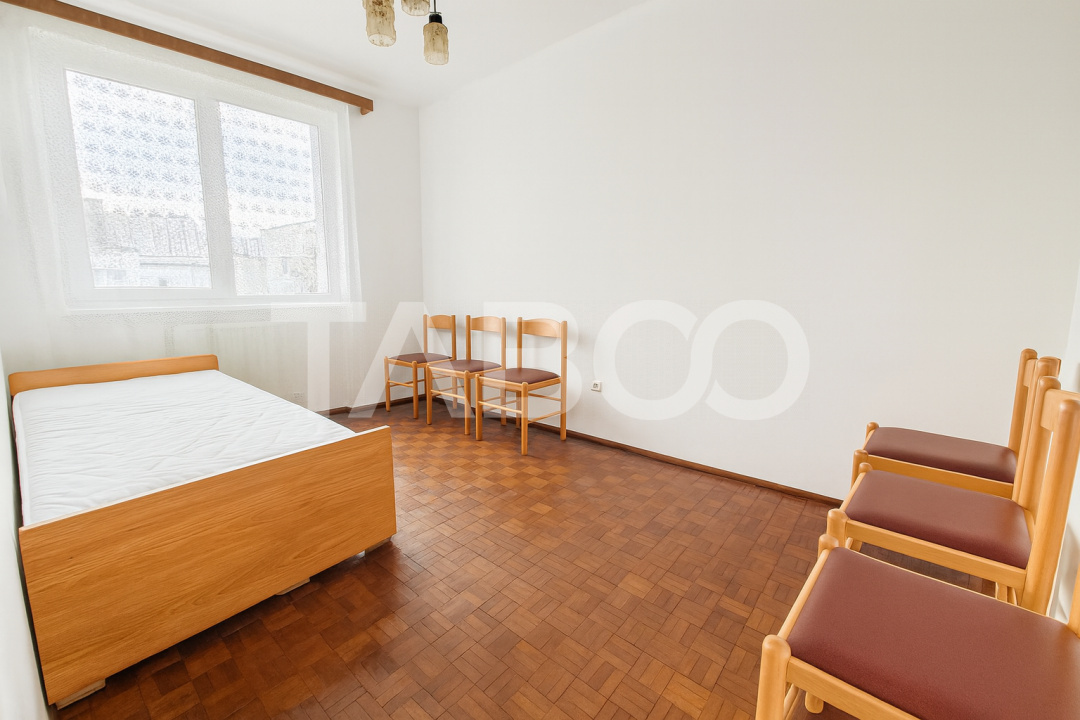 Zona Dioda/ANAF/Finante  Apartament cu 3 camere si balcon
