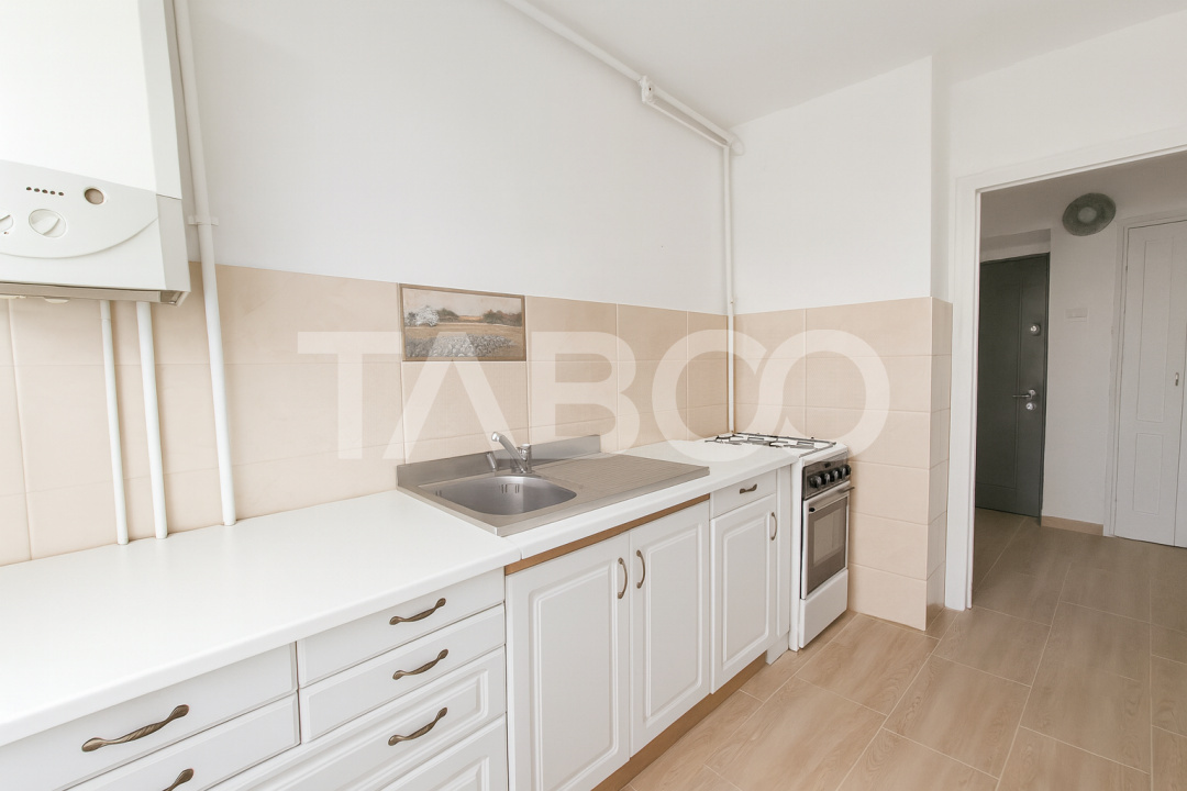 Zona Dioda/ANAF/Finante  Apartament cu 3 camere si balcon