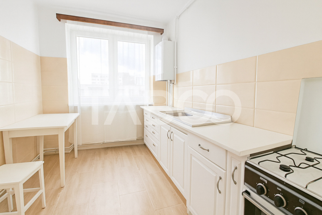 Zona Dioda/ANAF/Finante  Apartament cu 3 camere si balcon